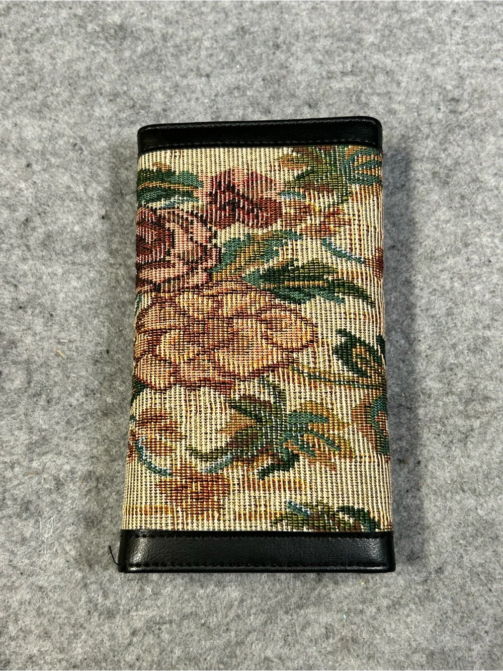 NWOT VTG Tapestry Wallet trifold